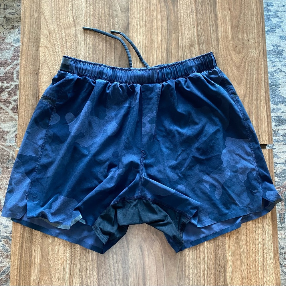 Men’s Navy Camo Lululemon Shorts Medium